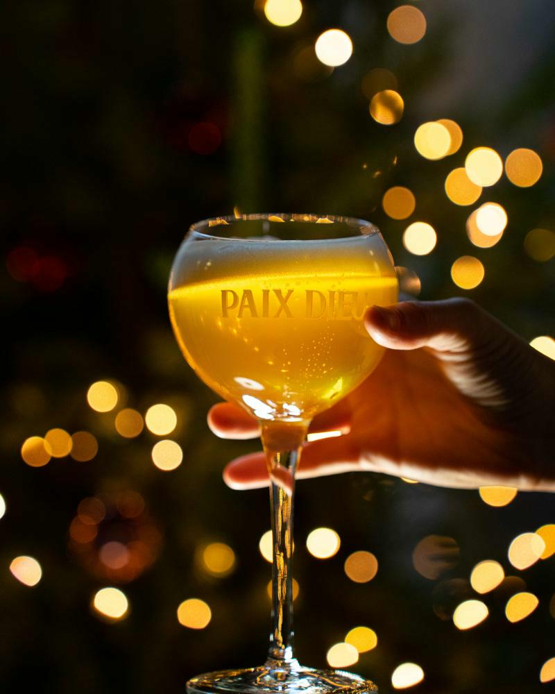 bier paix dieu in glas in biercafé Dragòn in centrum gent